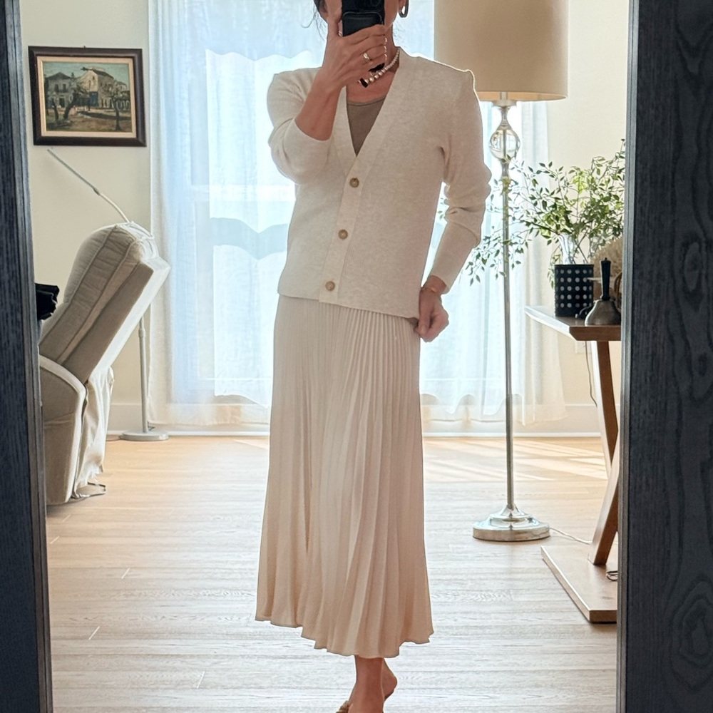 Uniqlo V neck cardigan size XS